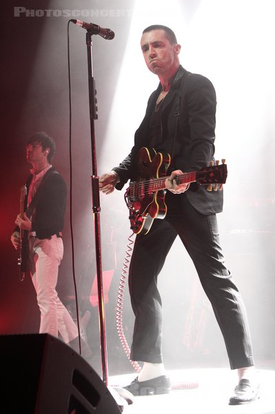 MILES KANE - 2022-04-28 - PARIS - Olympia - 
